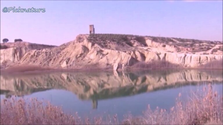 Descubriendo los Secretos de Lagos y Lagunas Naturales