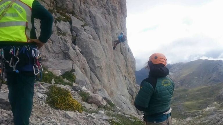 Riesgos y Precauciones en Rescates de Escalada