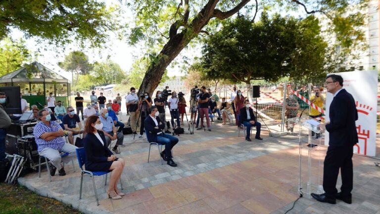 Explorando Paseos Verdes en Parques Fluviales